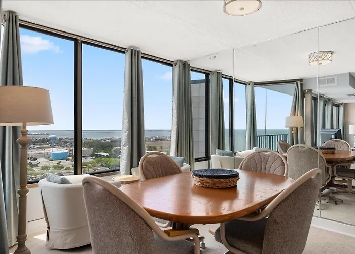Ferienhaus Oceanfront Capri Penthouse With Indoor Pool And Much More!