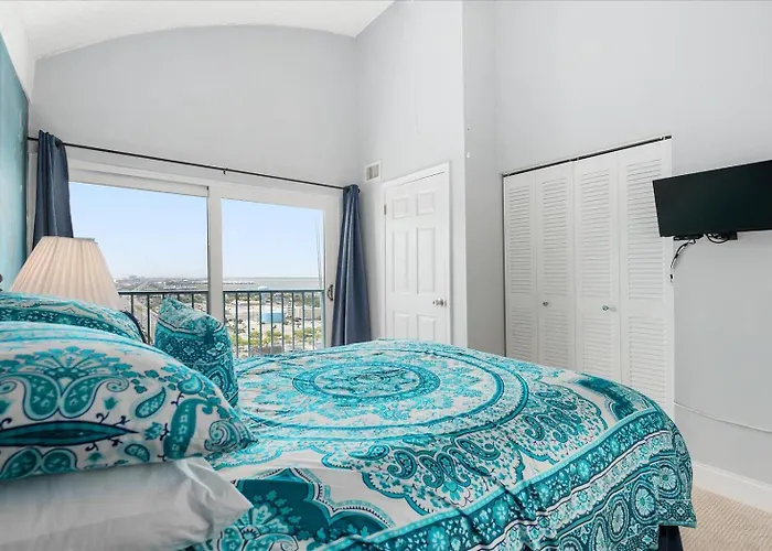 Oceanfront Capri Penthouse With Indoor Pool And Much More! Ferienhaus
