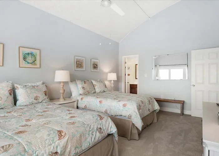 Ferienhaus Oceanfront Capri Penthouse With Indoor Pool And Much More!